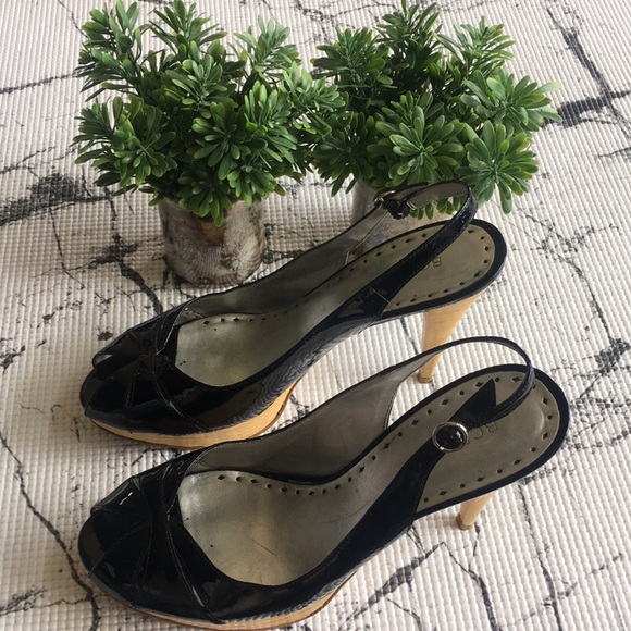 BCBG patent peep toe slingback heels! - Picture 2 of 8